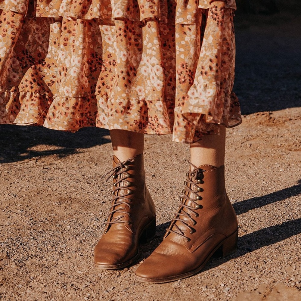 Christy Dawn Boot 6 Lace up Vintage Style